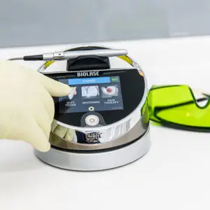 Utilizarea laserului dentar